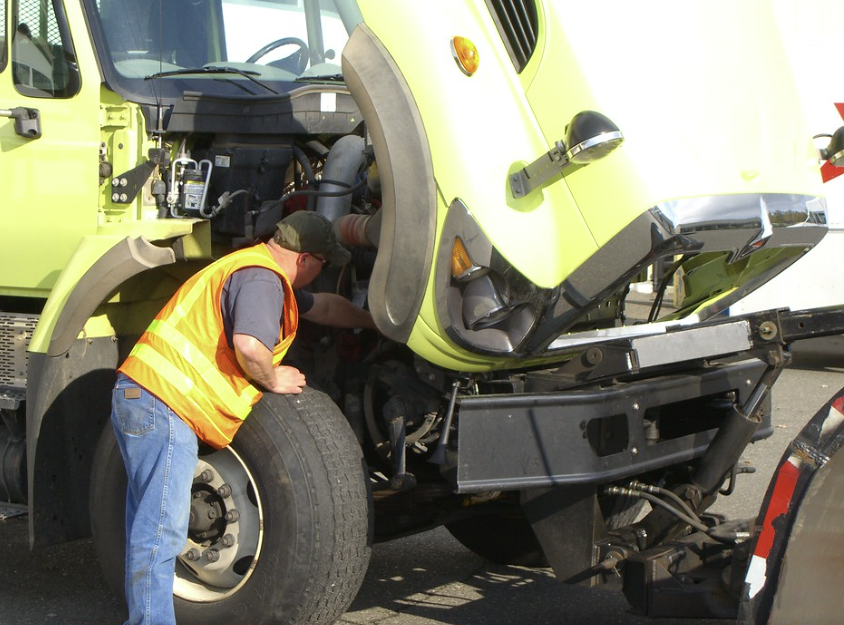 this image shows mobile truck repair in Falls Church, VA